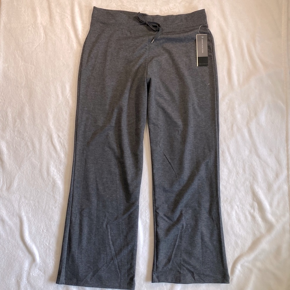 NWT Jones New York Yoga Pants, Size M